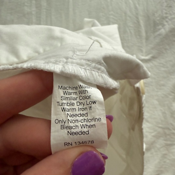 Vineyard Vines Womens Bermuda Shorts White Size 10 Flat Front Chino Whale Logo - Picture 6 of 12